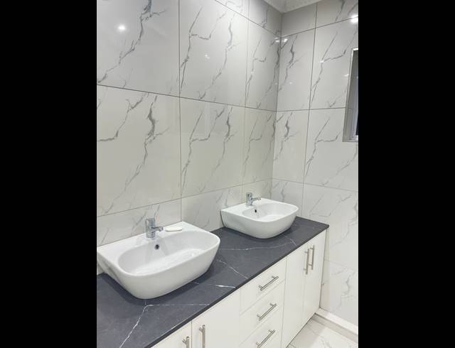3 BEDROOM FREESTANDING FOR SALE IN EASTWOOD
